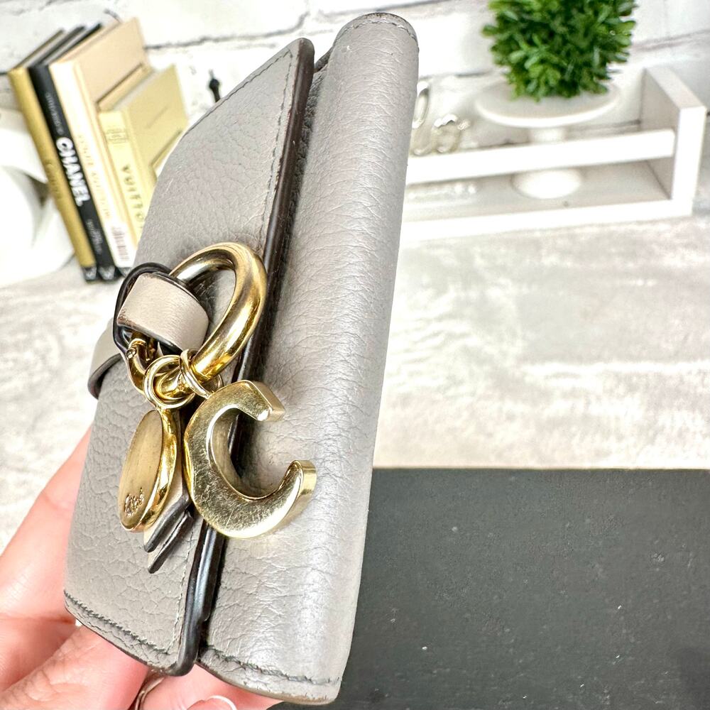 CHLOE gray leather monogram compact wallet GREAT! Nice gift! - Picture 5 of 15